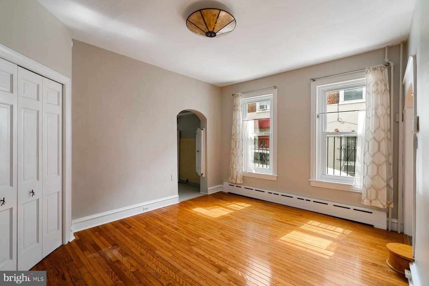 4577 Baker St