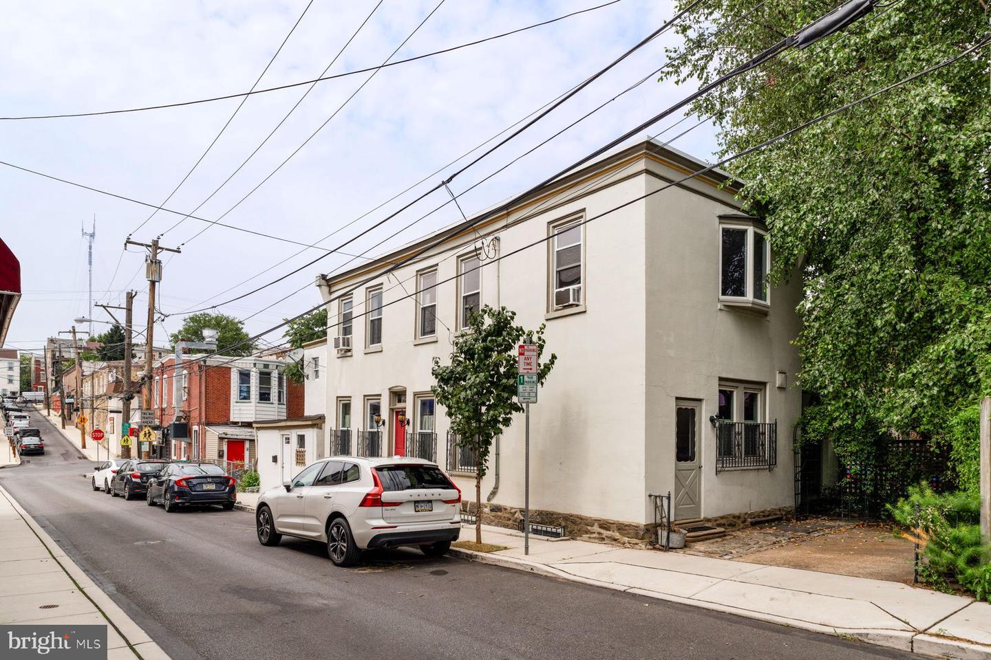 4577 Baker St
