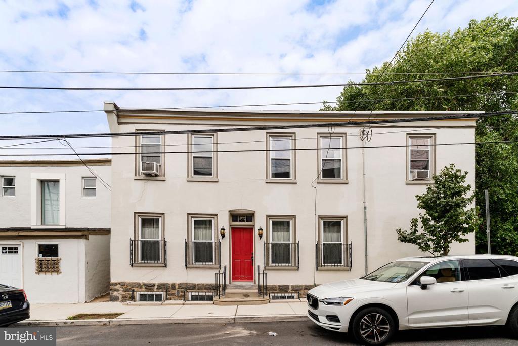 4577 Baker St