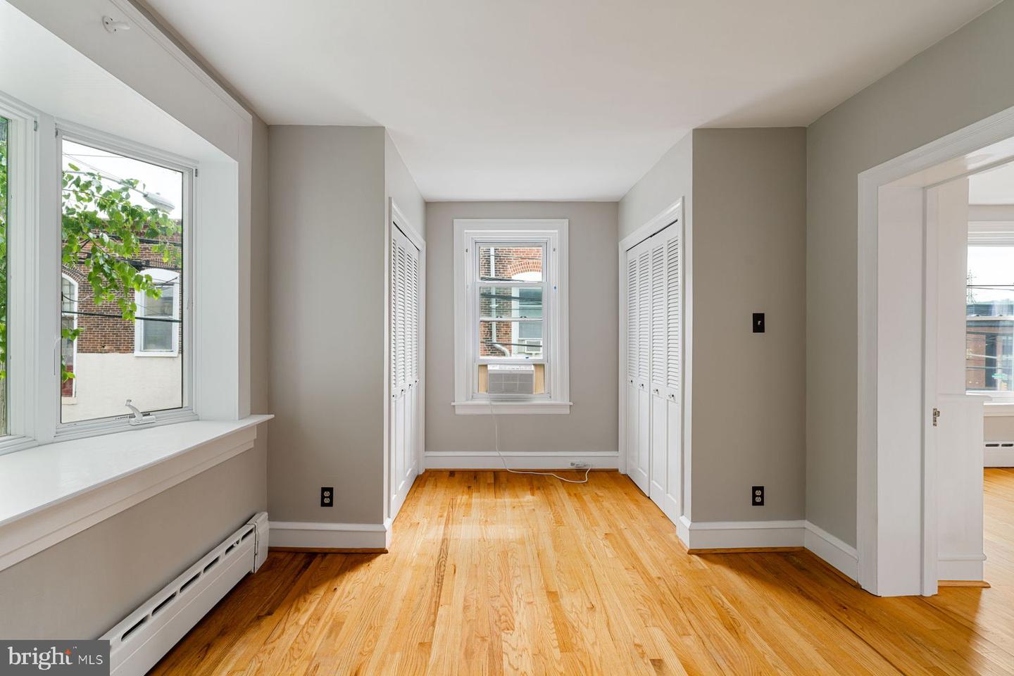 4577 Baker St