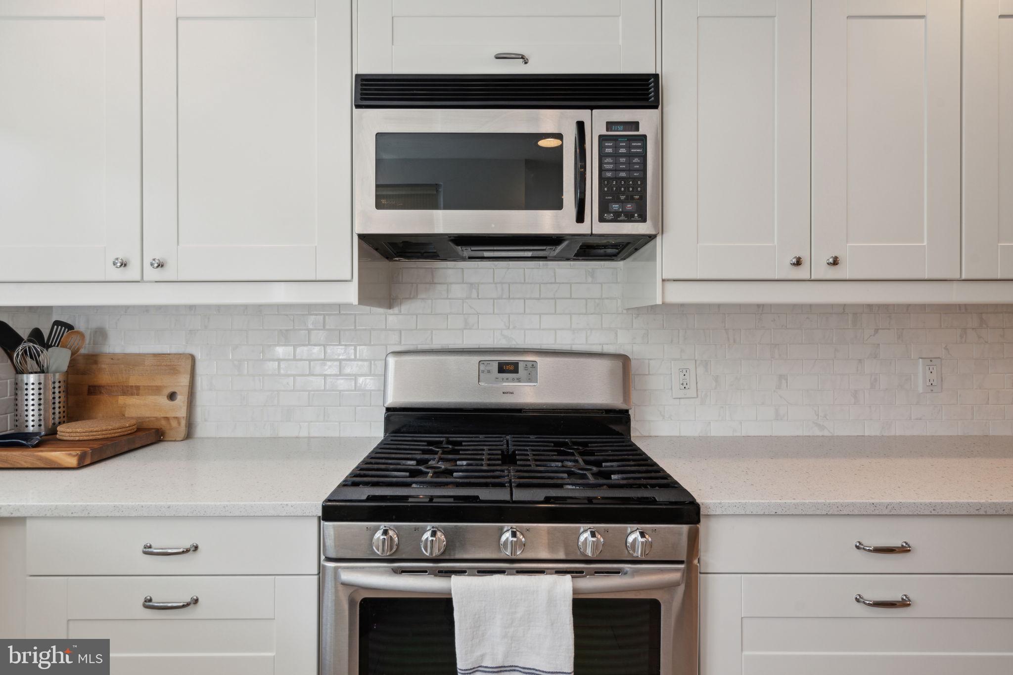 822 N NEWKIRK STREET