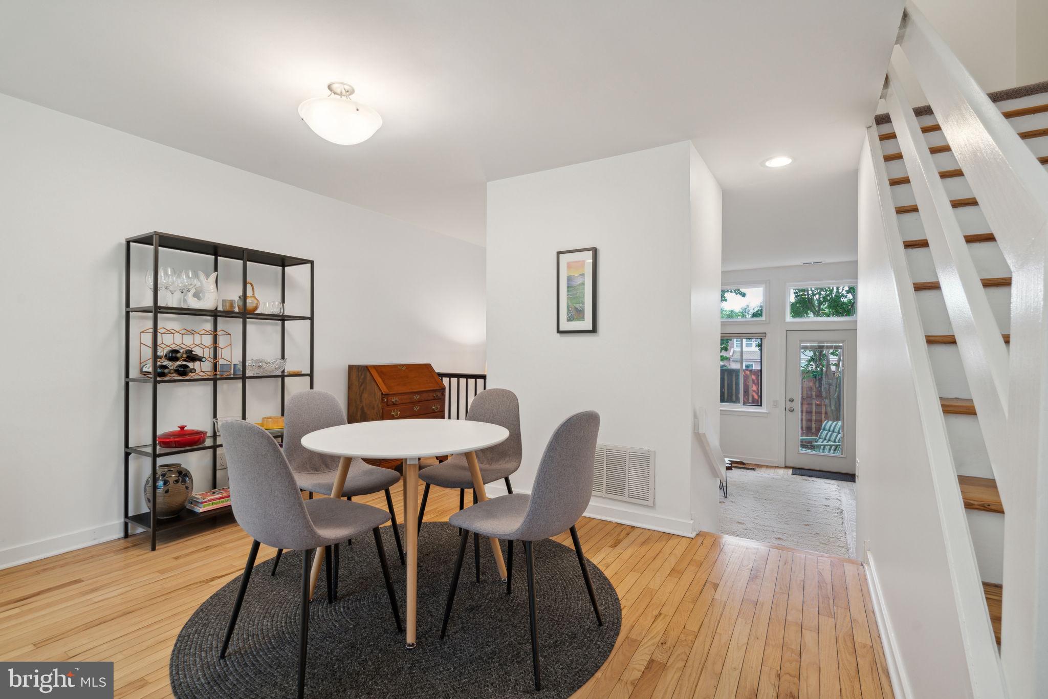 822 N NEWKIRK STREET