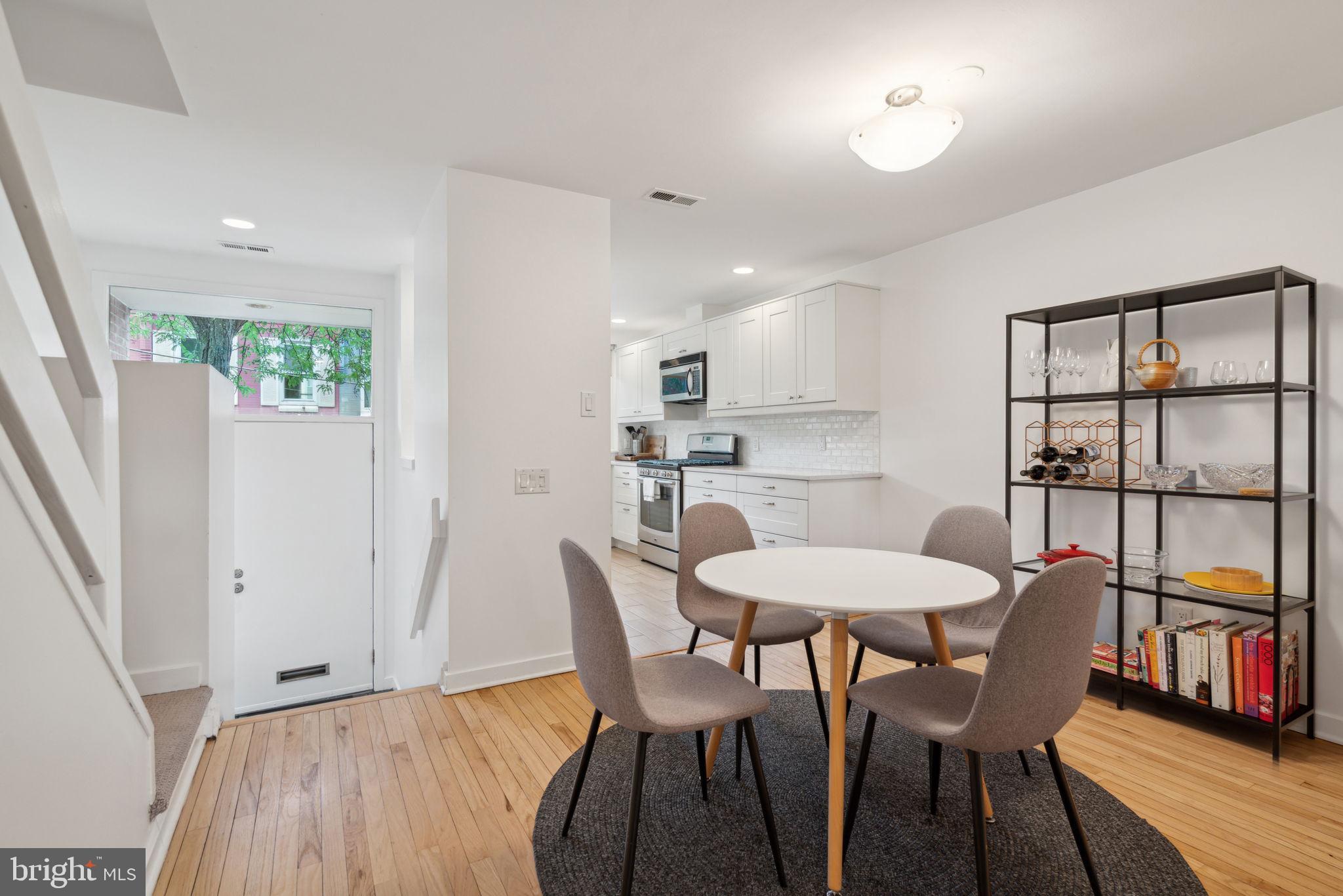 822 N NEWKIRK STREET