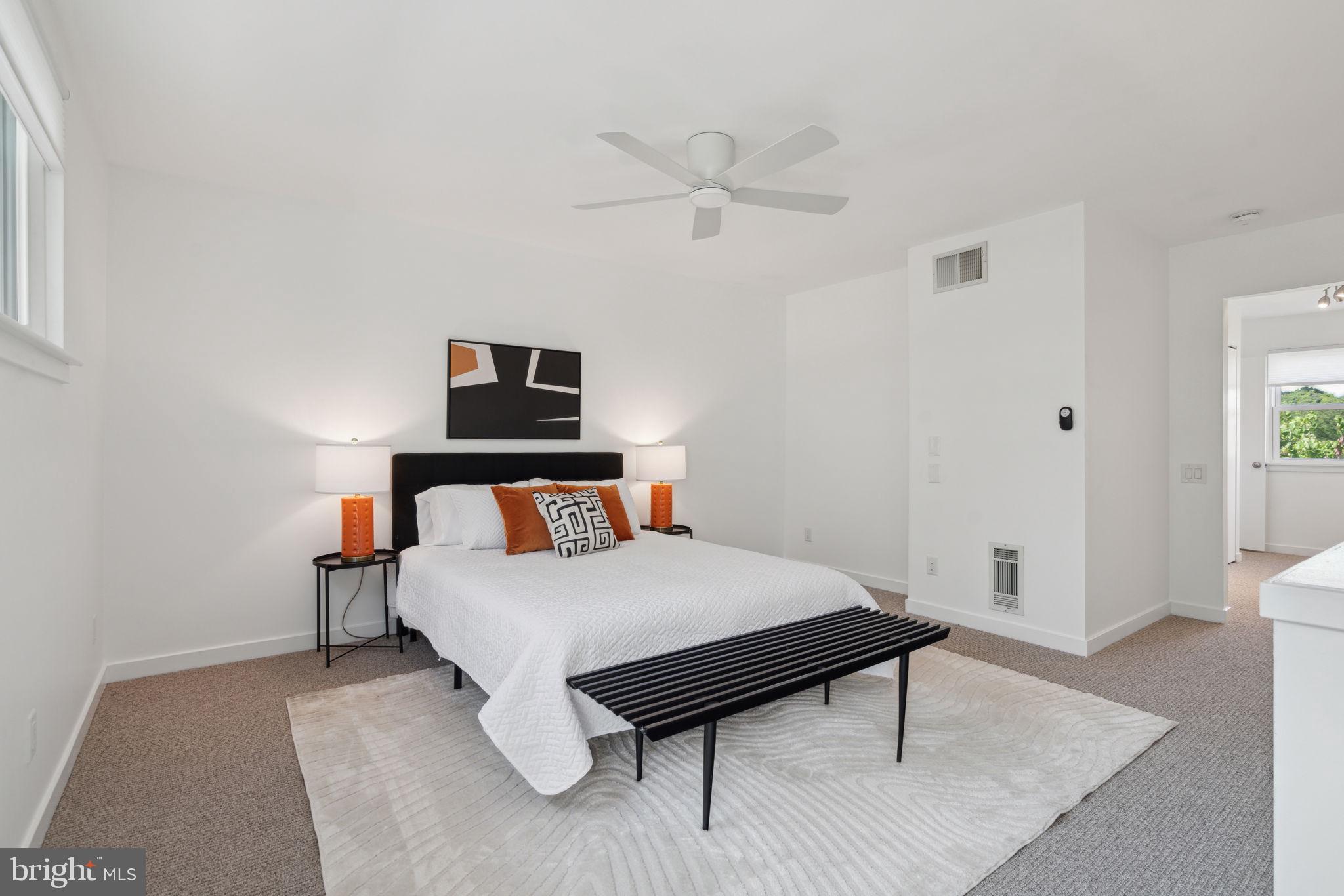 822 N NEWKIRK STREET