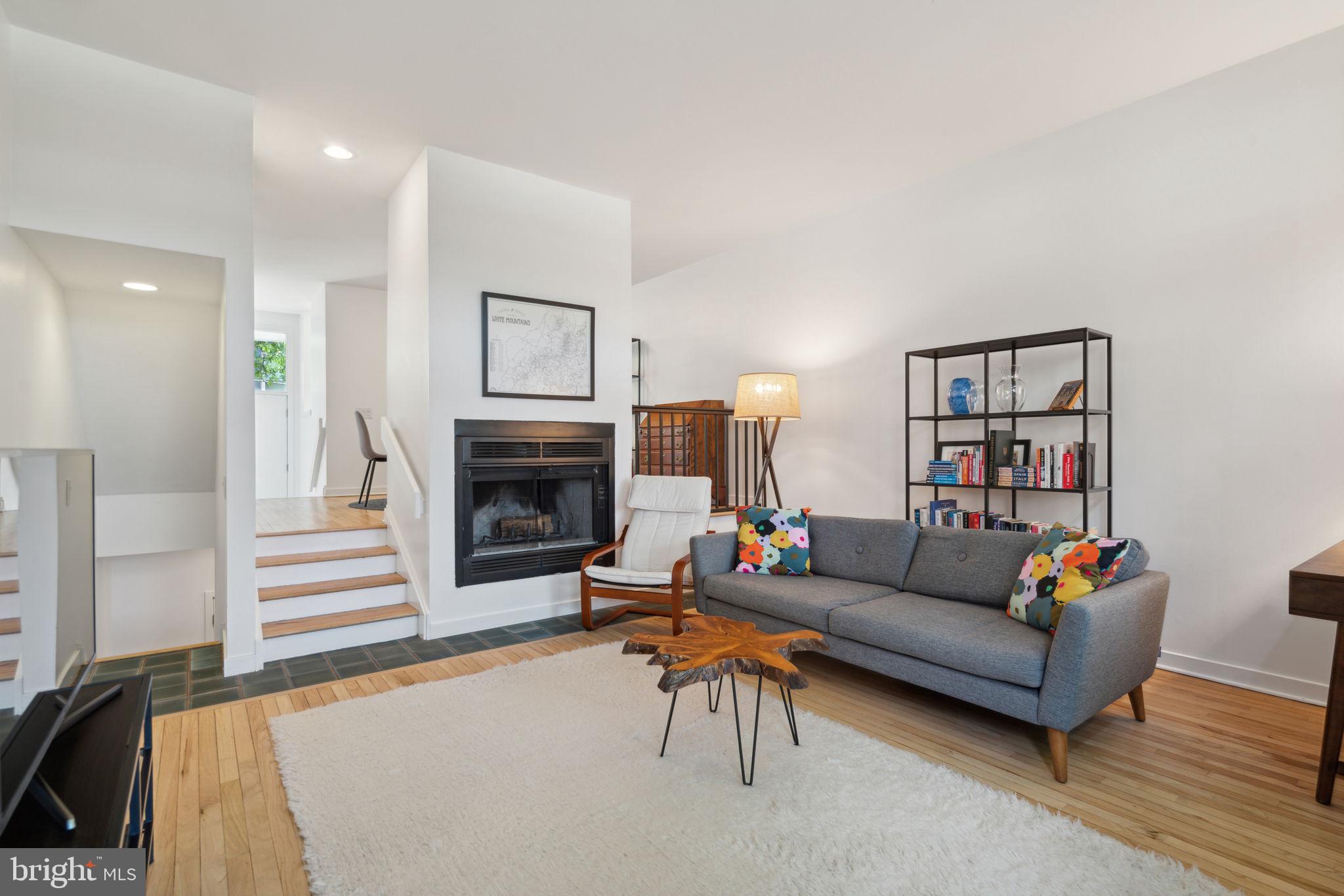 822 N NEWKIRK STREET