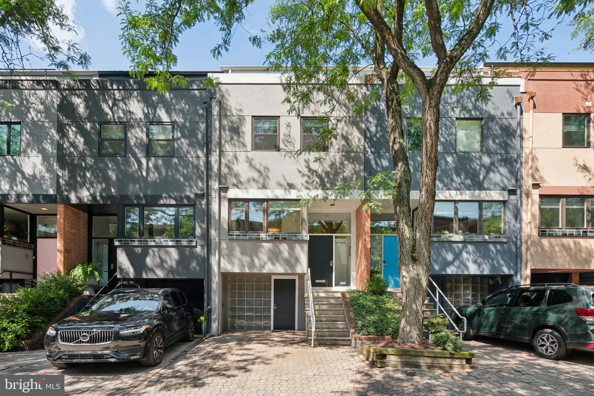 822 N NEWKIRK STREET