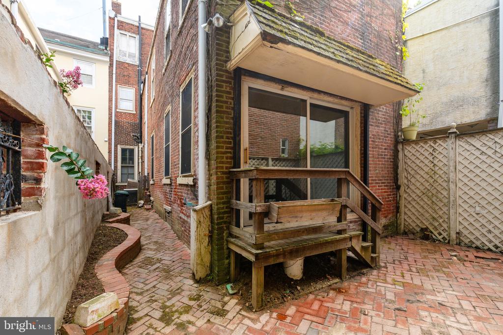 243 PINE STREET