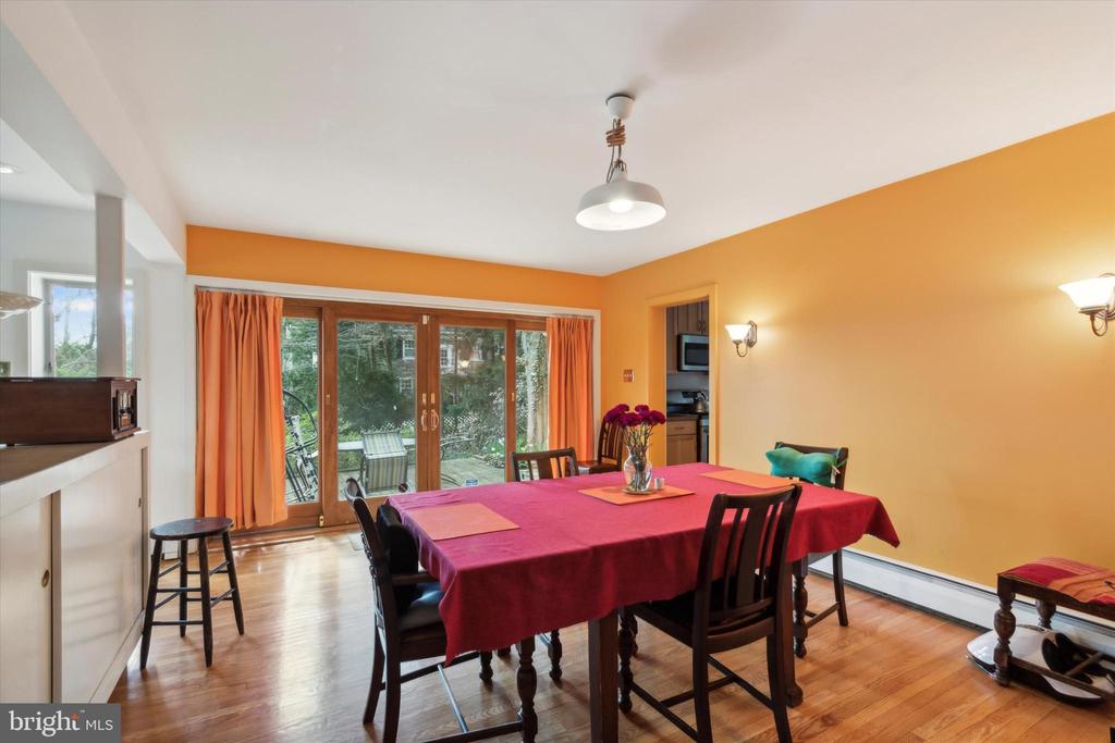 151 W GRAVERS LANE