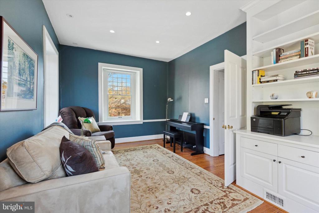 122 BETHLEHEM PIKE