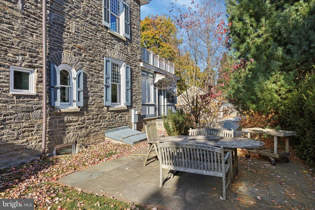 122 BETHLEHEM PIKE