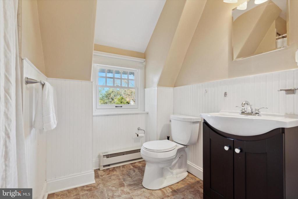 122 BETHLEHEM PIKE