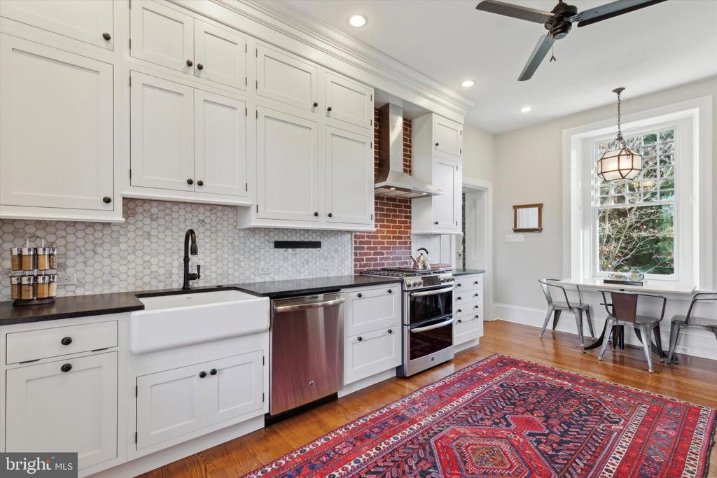 122 BETHLEHEM PIKE