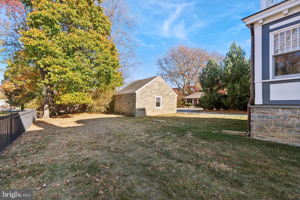 122 BETHLEHEM PIKE