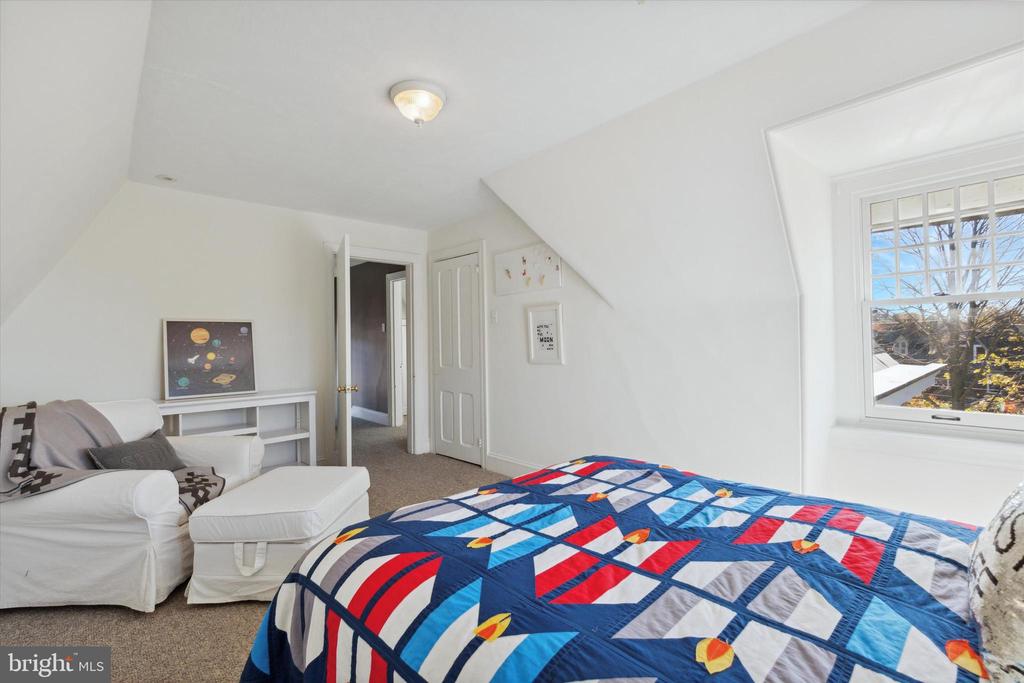 122 BETHLEHEM PIKE
