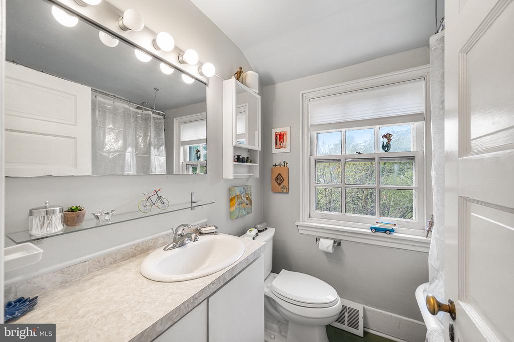 6600 WISSAHICKON