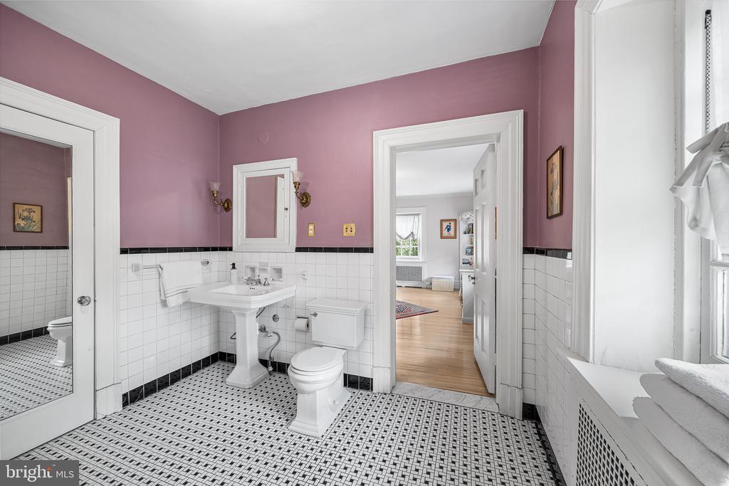 6600 WISSAHICKON