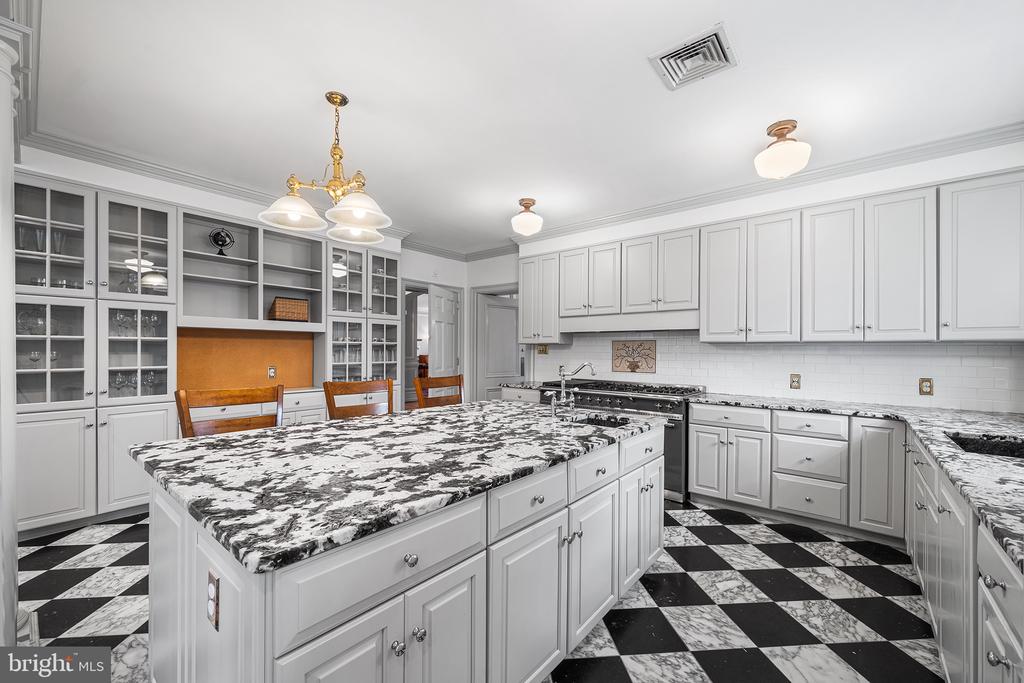 6600 WISSAHICKON