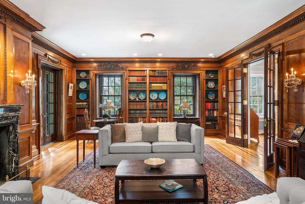 6600 WISSAHICKON