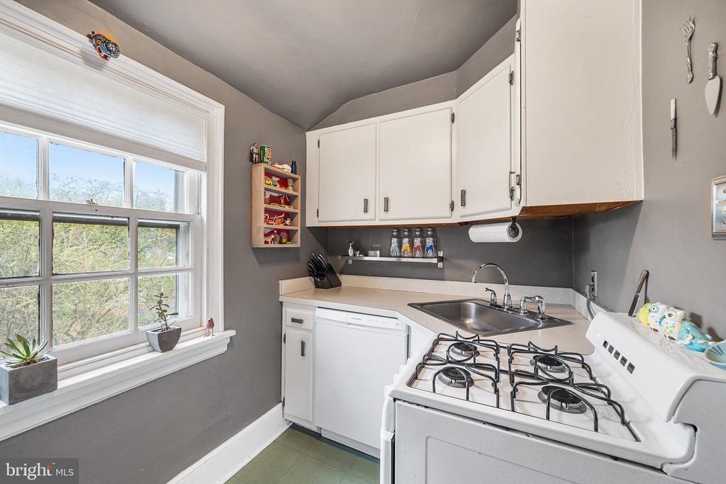 6600 WISSAHICKON