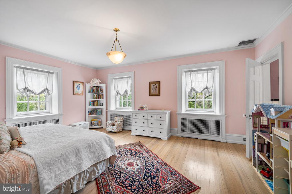 6600 WISSAHICKON