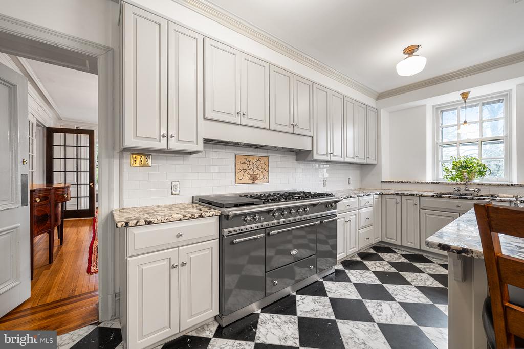 6600 WISSAHICKON