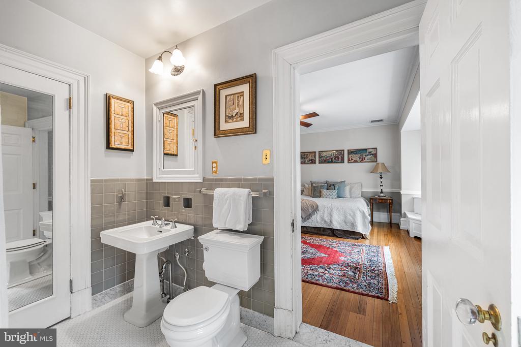 6600 WISSAHICKON