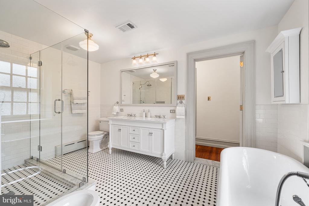 6600 WISSAHICKON