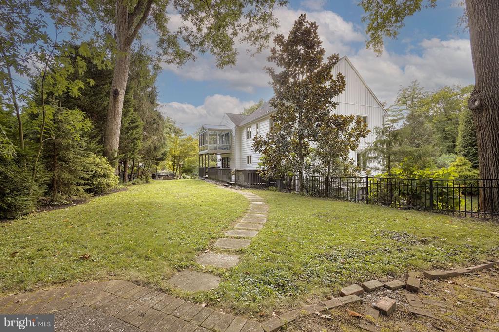 200 Hillcrest Ave