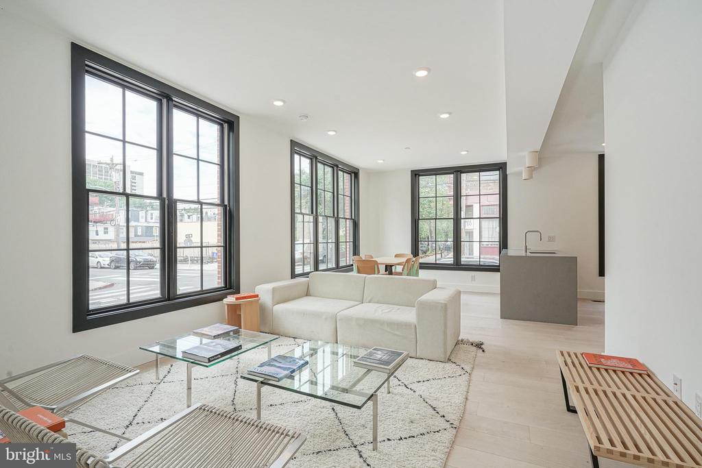 1921 GREEN STREET 1