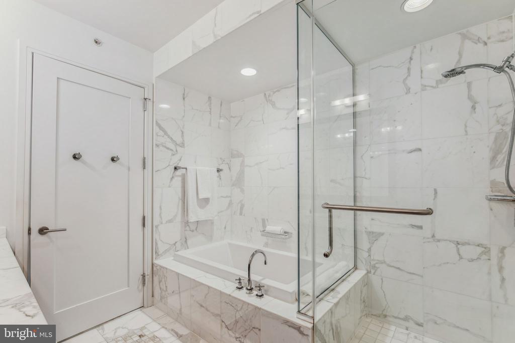 1414 S PENN SQUARE 23A
