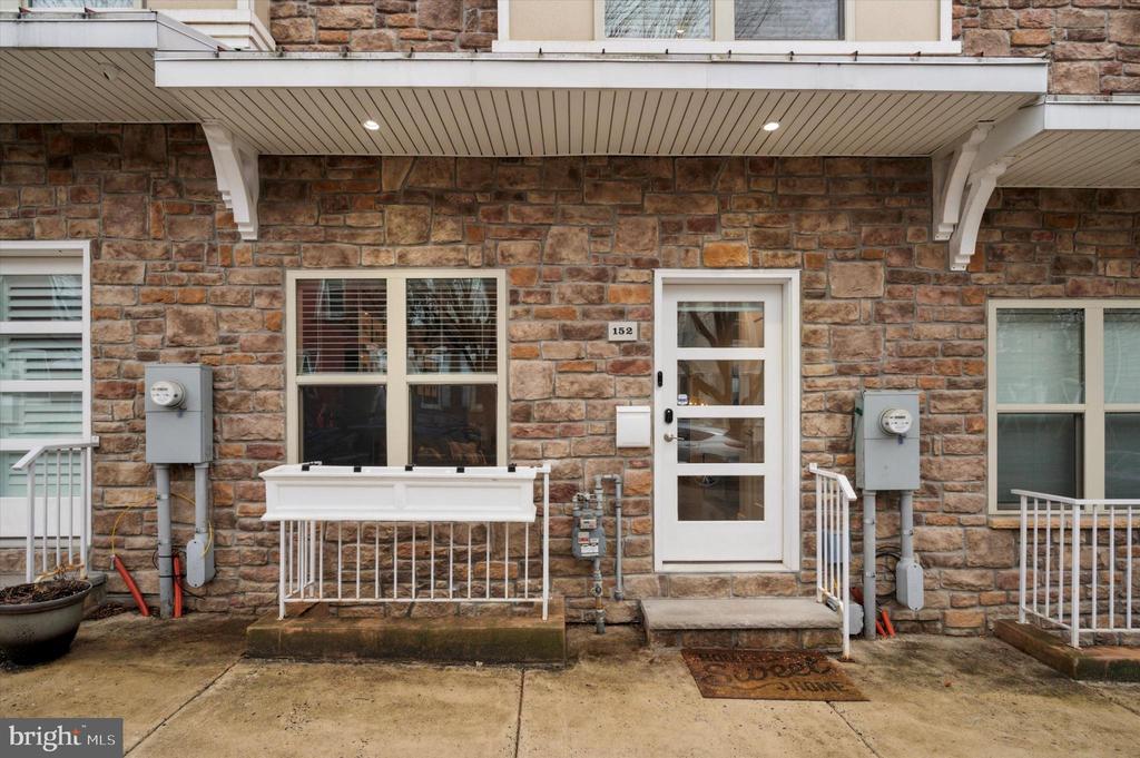 152 KALOS STREET