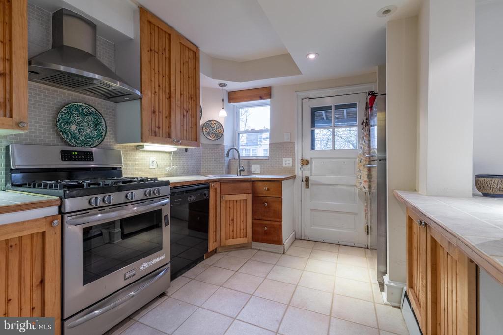 218 E HIGHLAND AVENUE