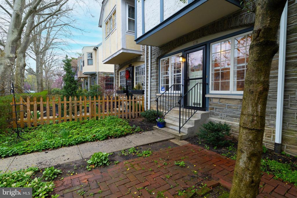 218 E HIGHLAND AVENUE