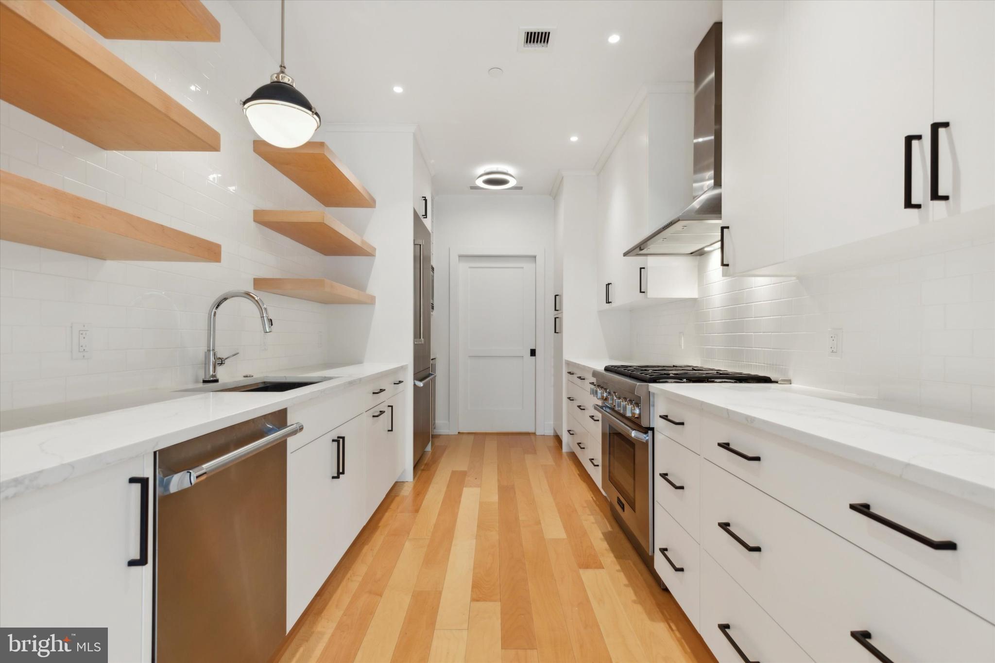 8200 GERMANTOWN AVENUE 3E