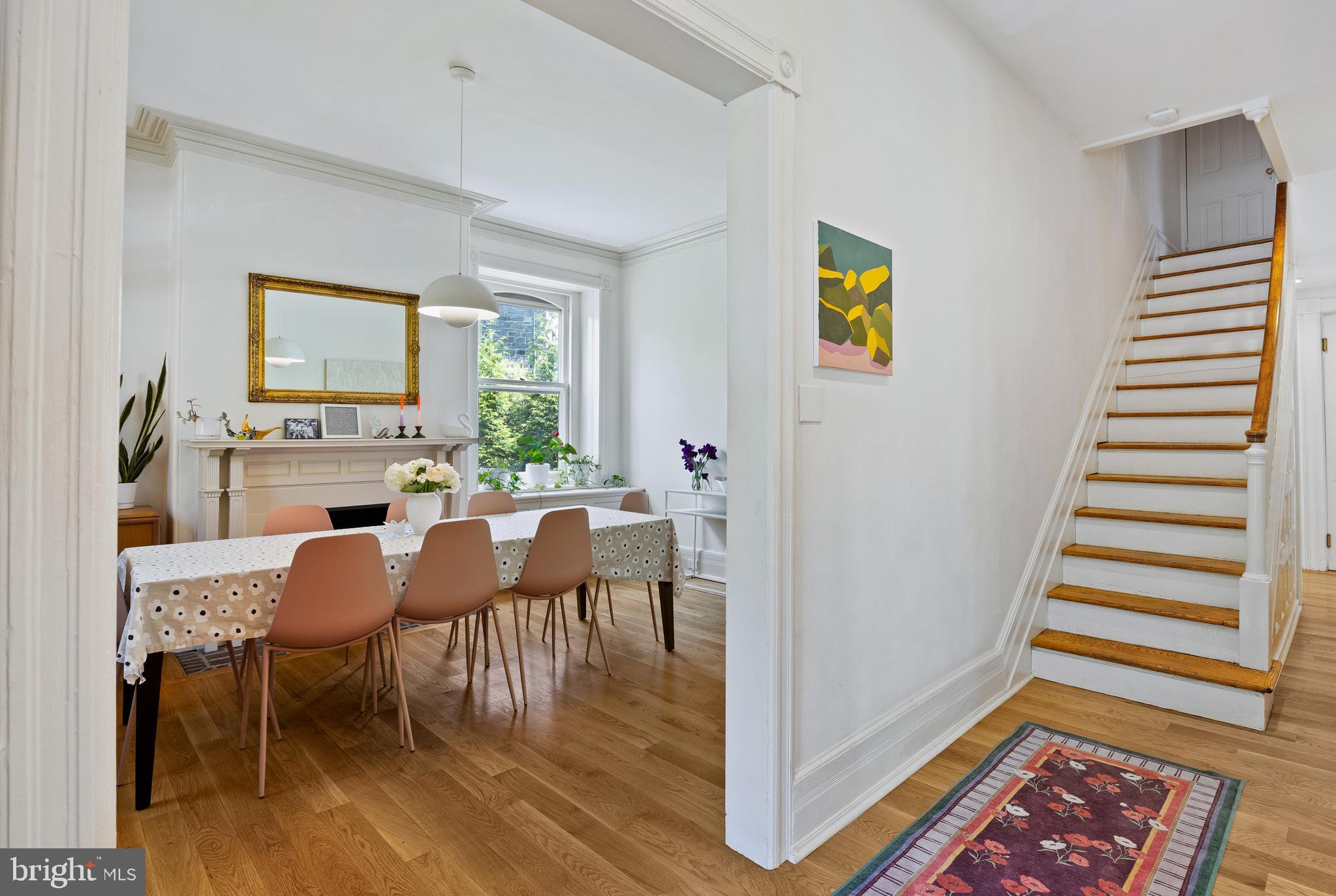 246 W EVERGREEN AVENUE