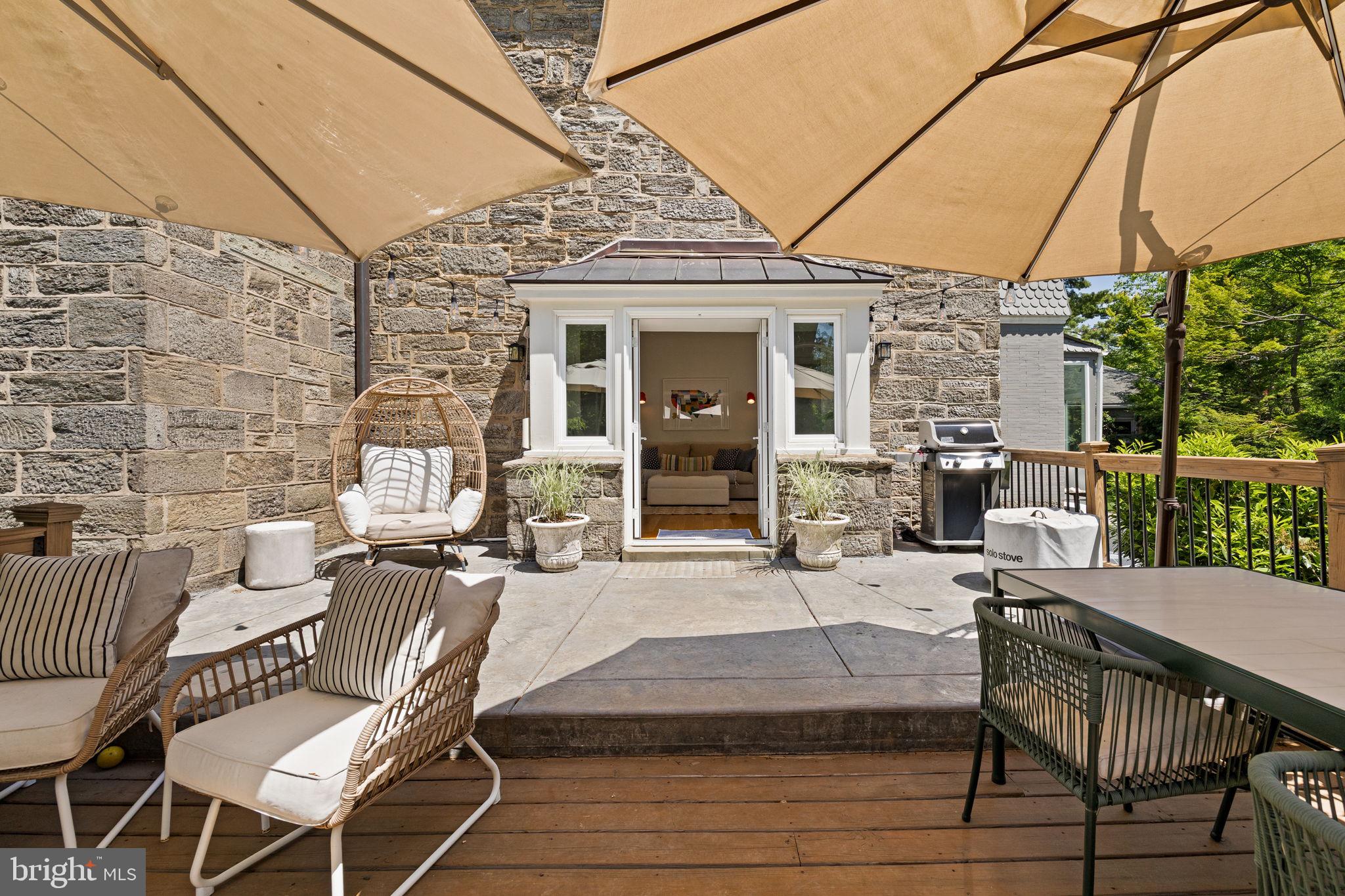 246 W EVERGREEN AVENUE