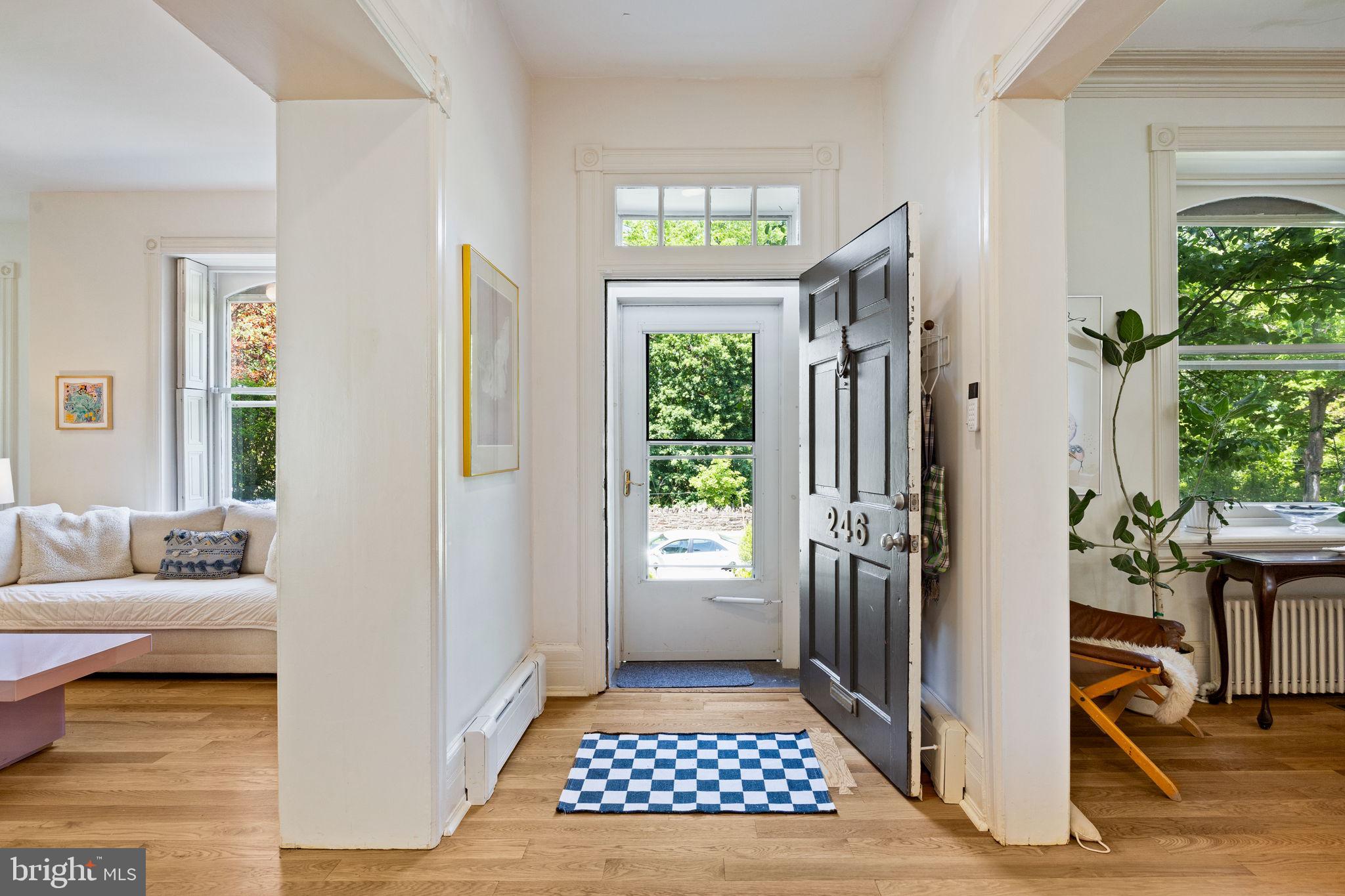 246 W EVERGREEN AVENUE