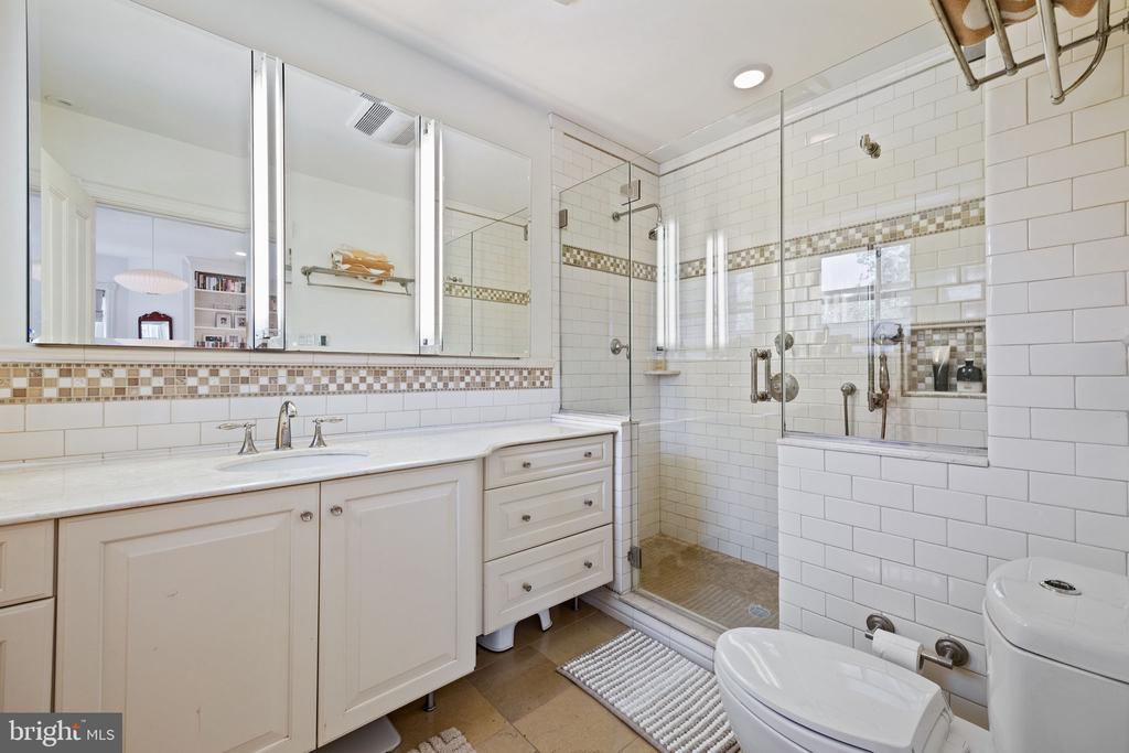 246 W EVERGREEN AVENUE