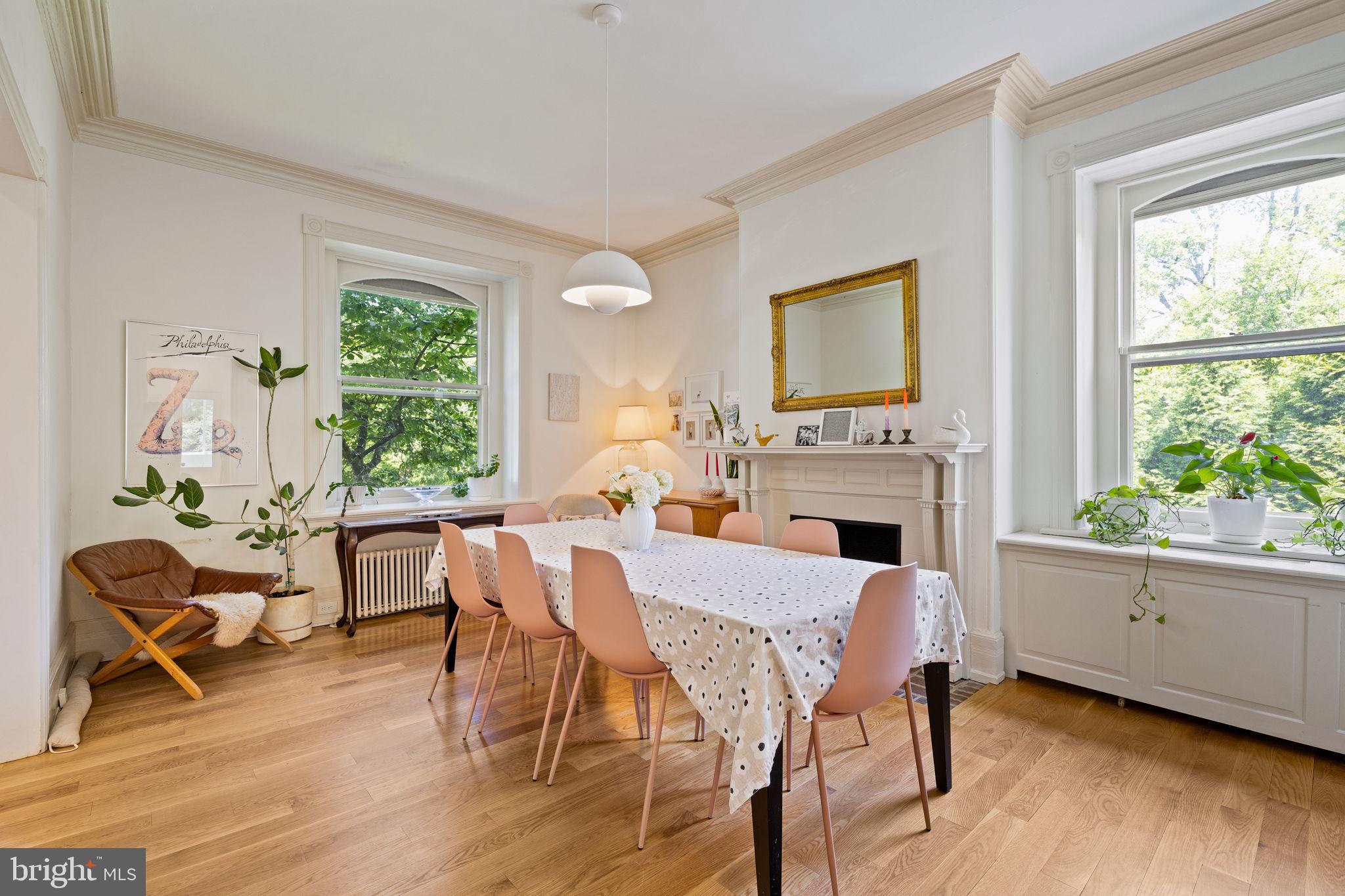 246 W EVERGREEN AVENUE