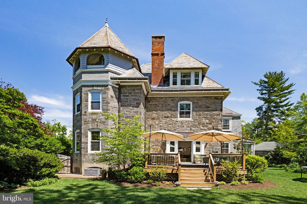 246 W EVERGREEN AVENUE