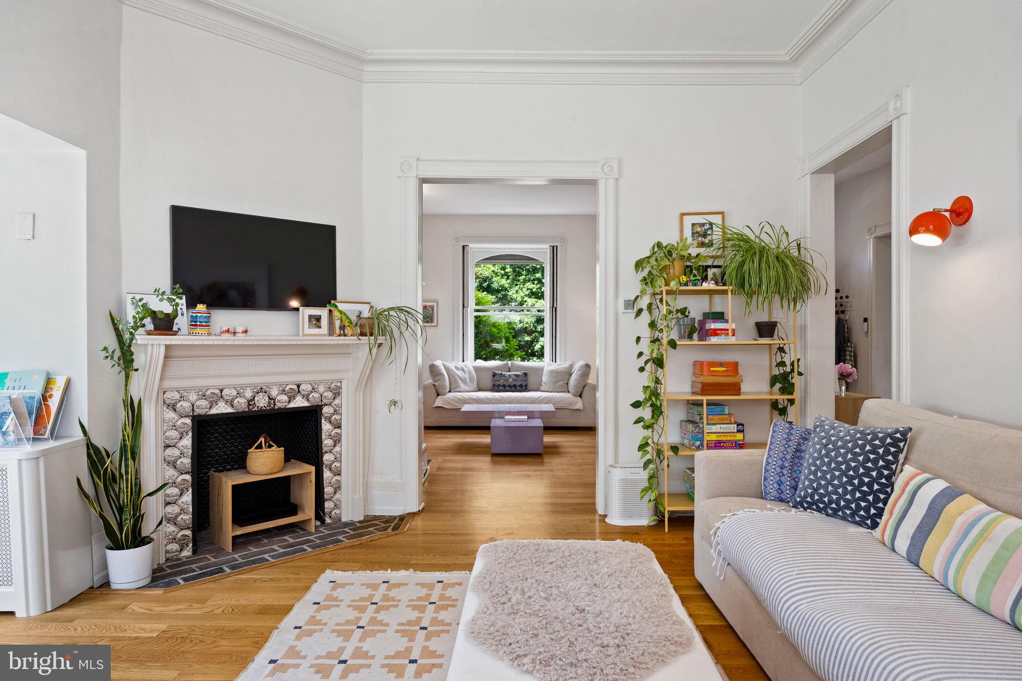 246 W EVERGREEN AVENUE