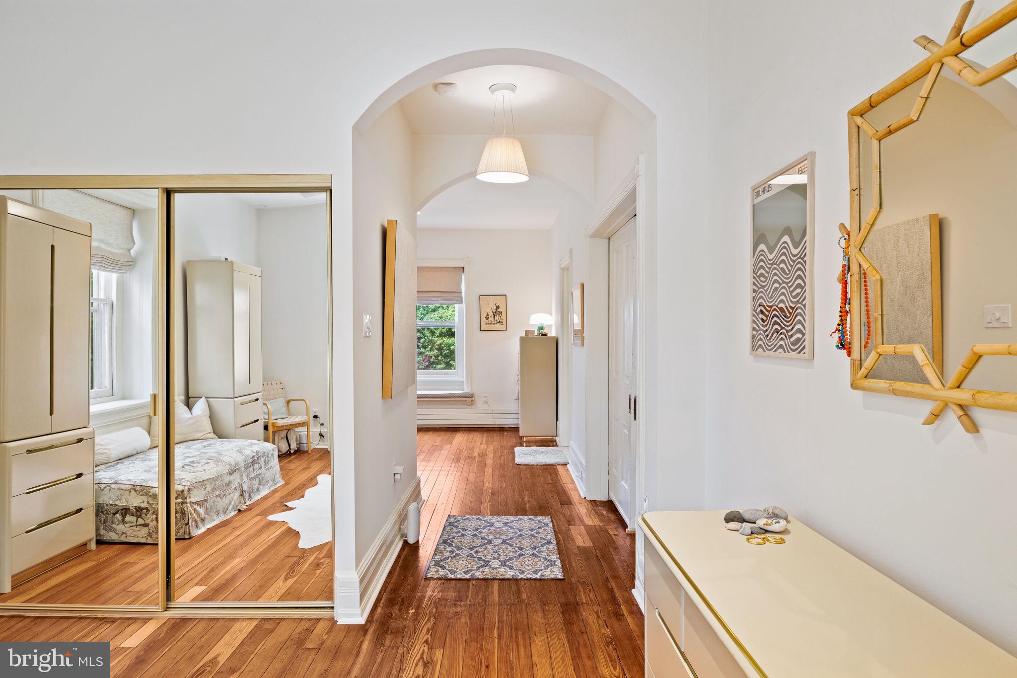 246 W EVERGREEN AVENUE