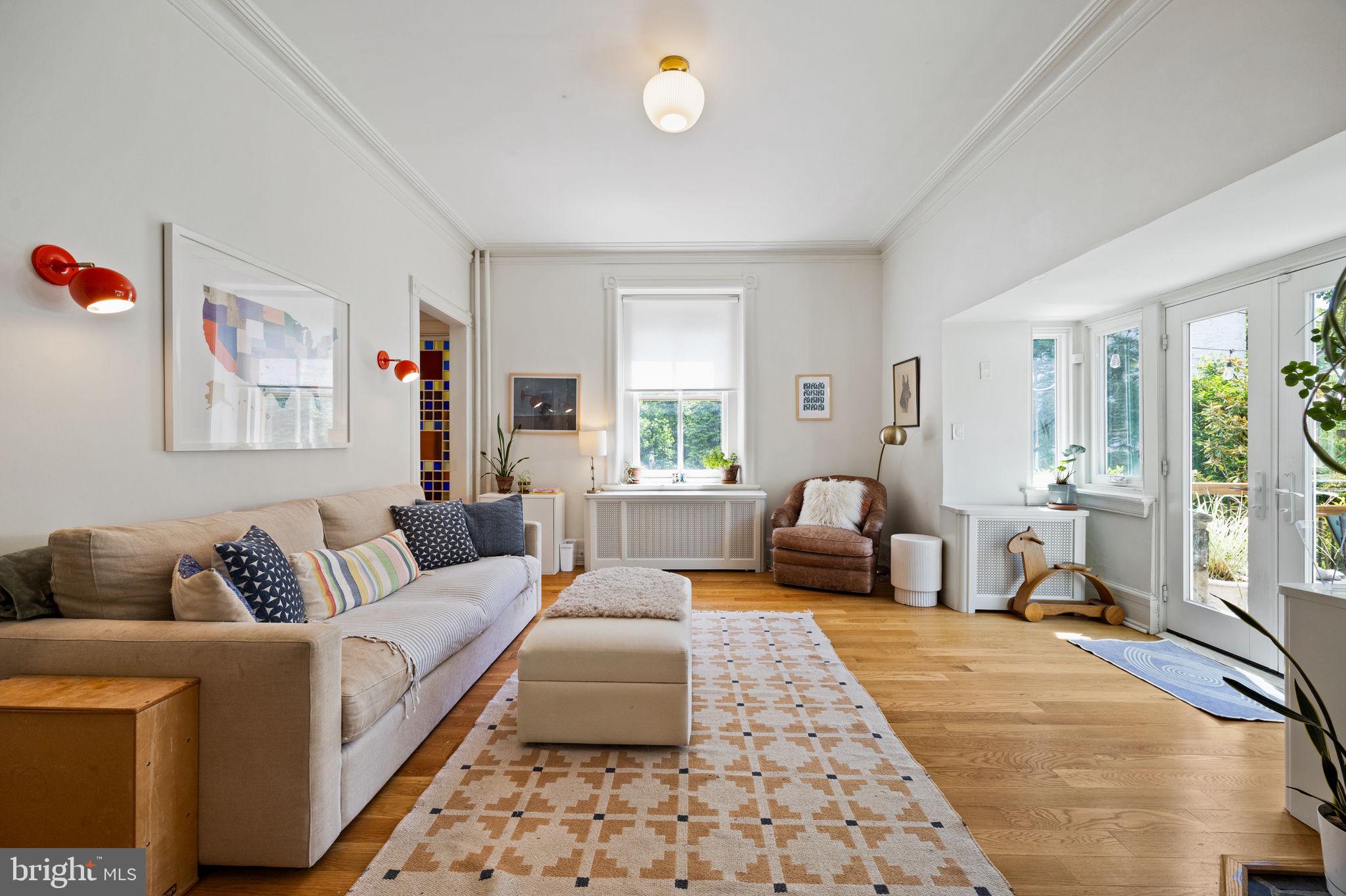 246 W EVERGREEN AVENUE