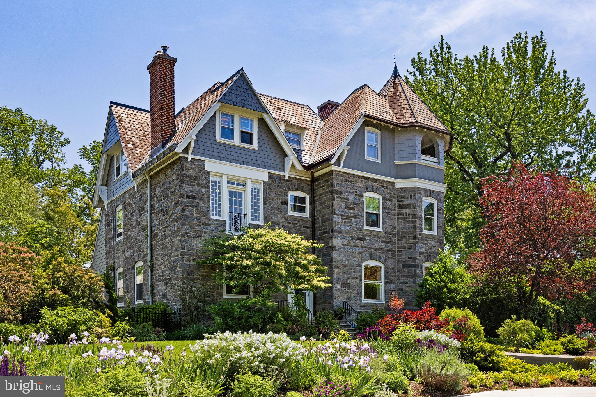 246 W EVERGREEN AVENUE