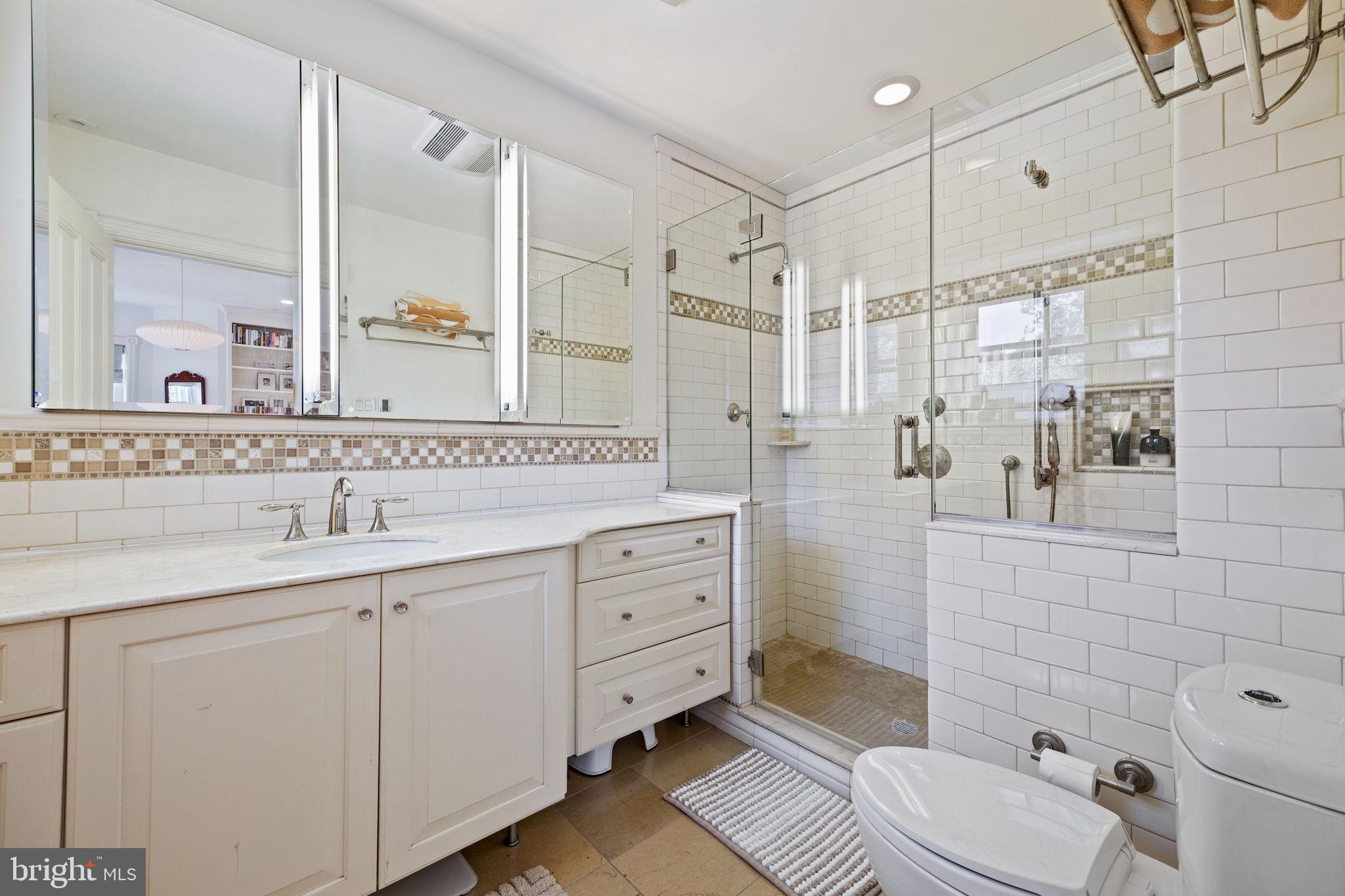 246 W EVERGREEN AVENUE