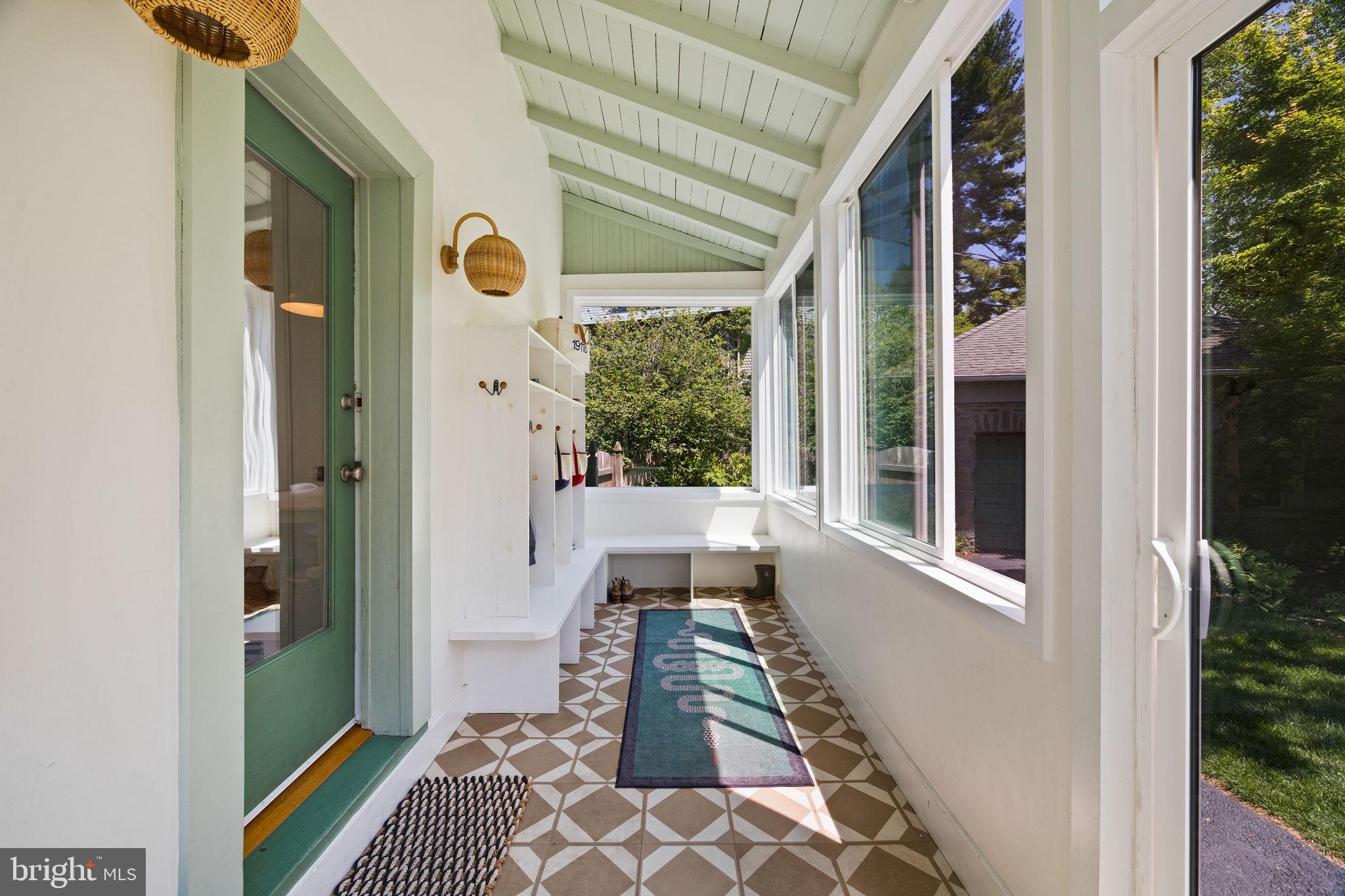 246 W EVERGREEN AVENUE