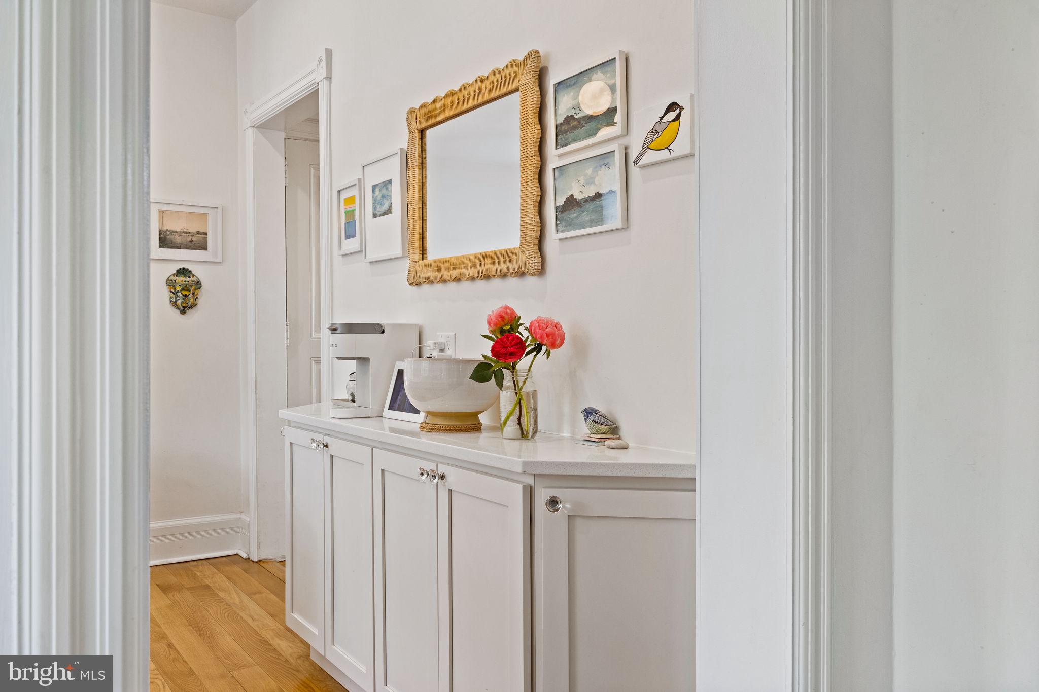 246 W EVERGREEN AVENUE