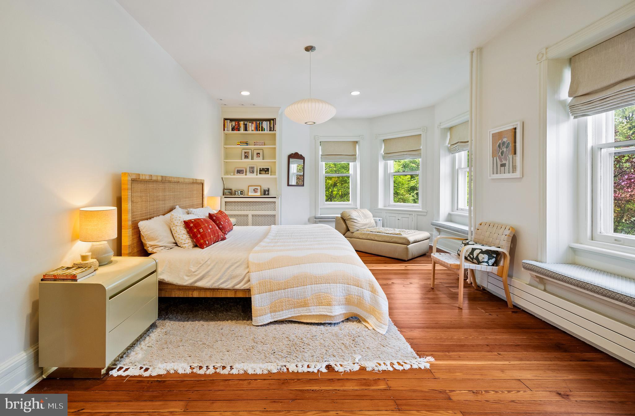 246 W EVERGREEN AVENUE