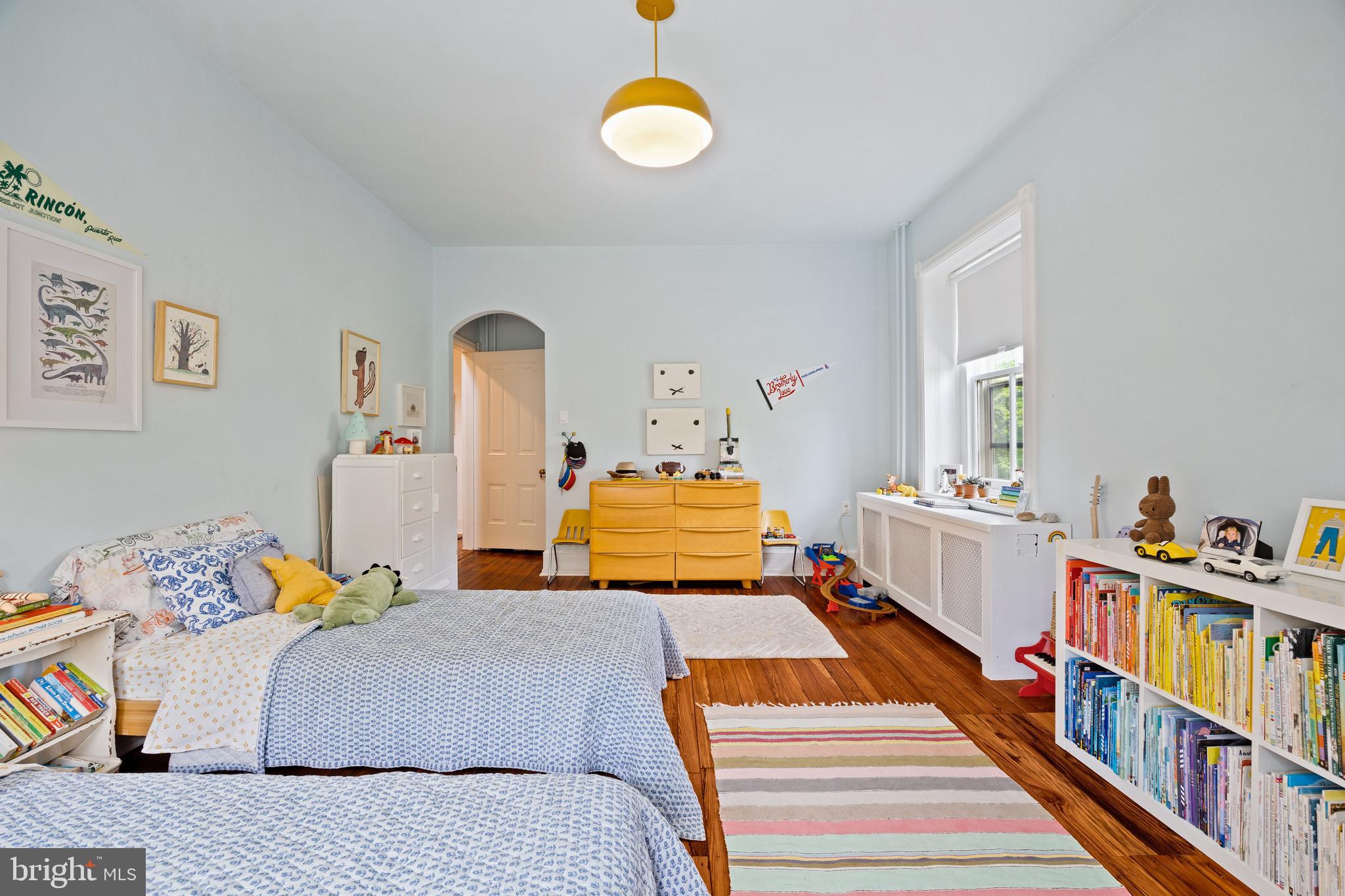 246 W EVERGREEN AVENUE