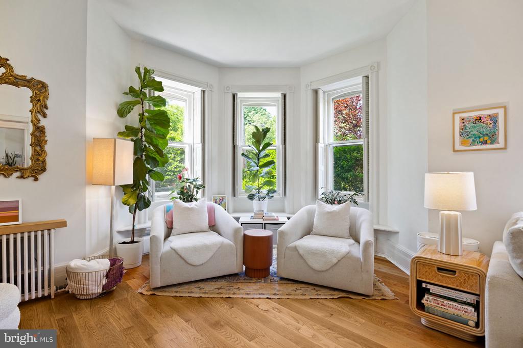 246 W EVERGREEN AVENUE